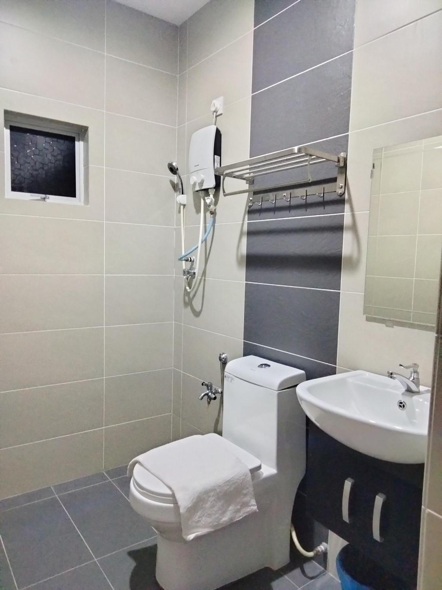 Weng Kong Homestay Slim River Exterior photo